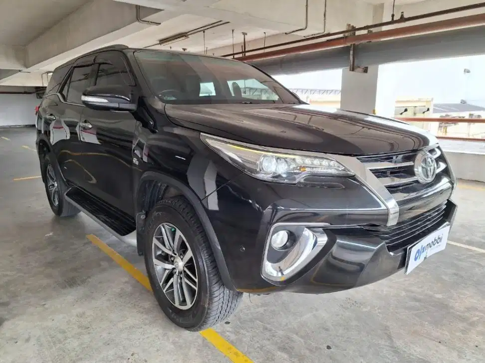 DP RENDAH Toyota Fortuner 2.7 4x2 SRZ Bensin-AT 2016 CCC B