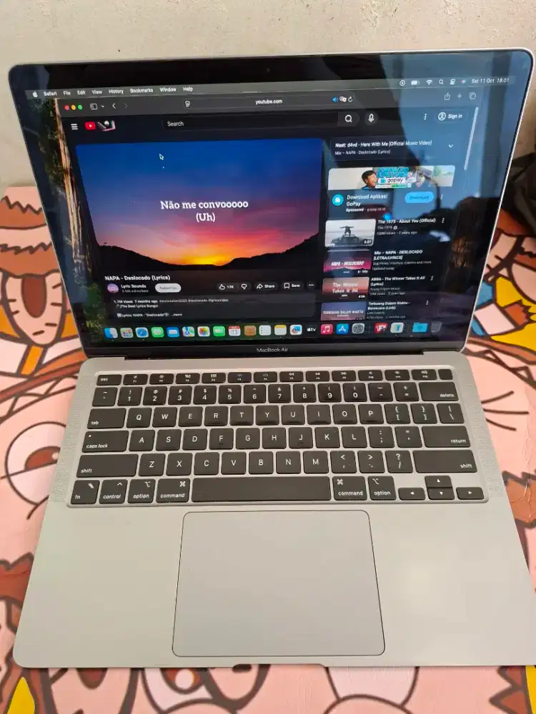 Macbook Air Retina 2020 i3 8/256 13