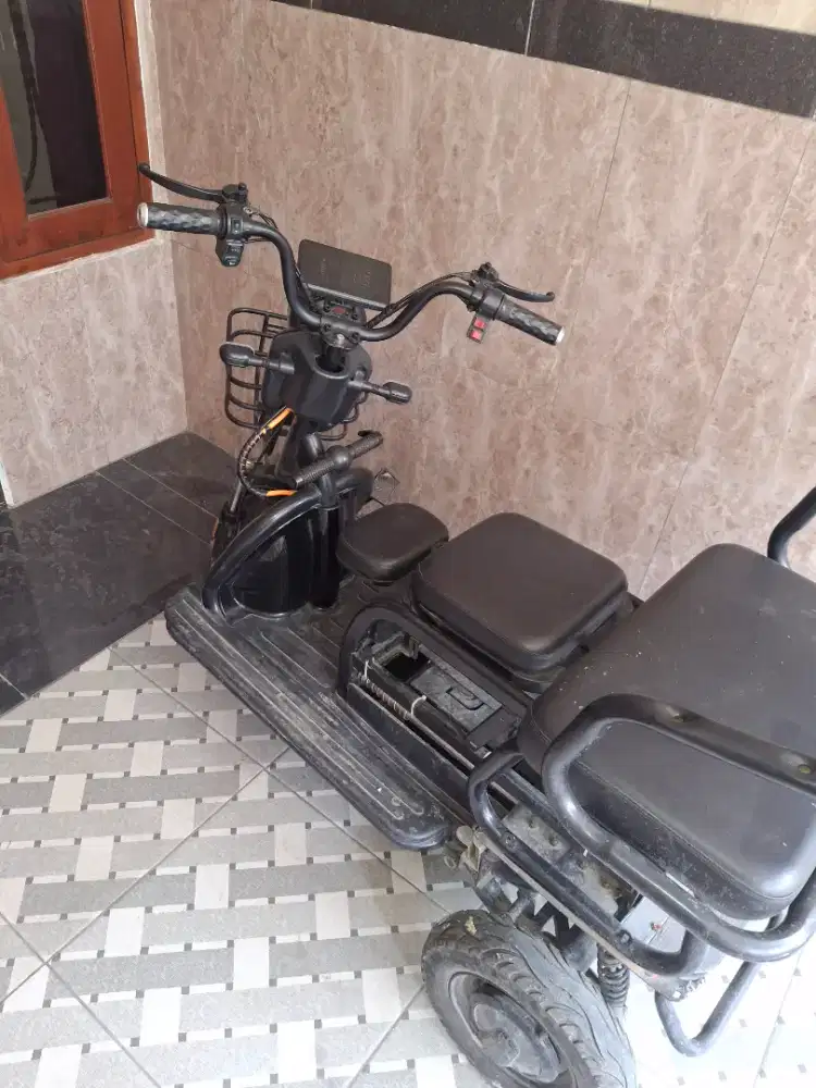 Dijual sepeda listrik roda 3
