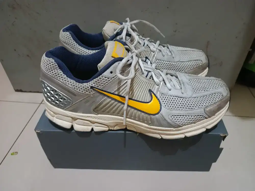Nike zoom Vomero 5 sz 44.5
