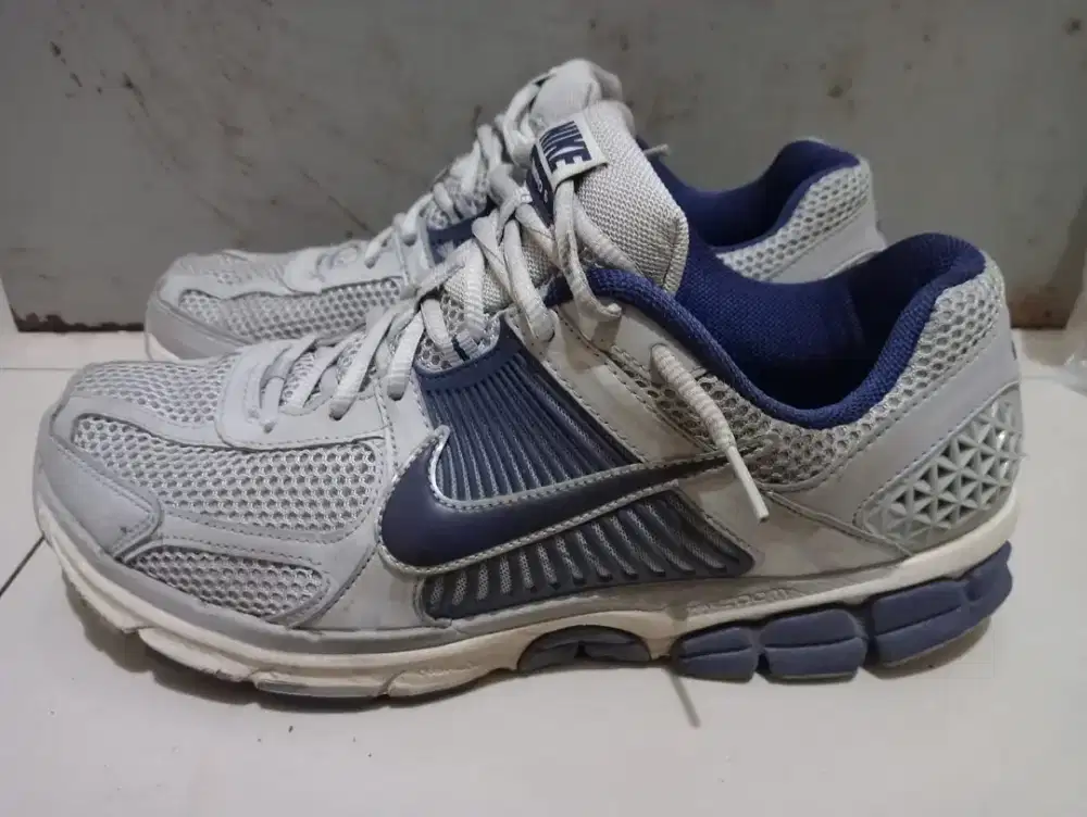Nike zoom Vomero 5 sz 45