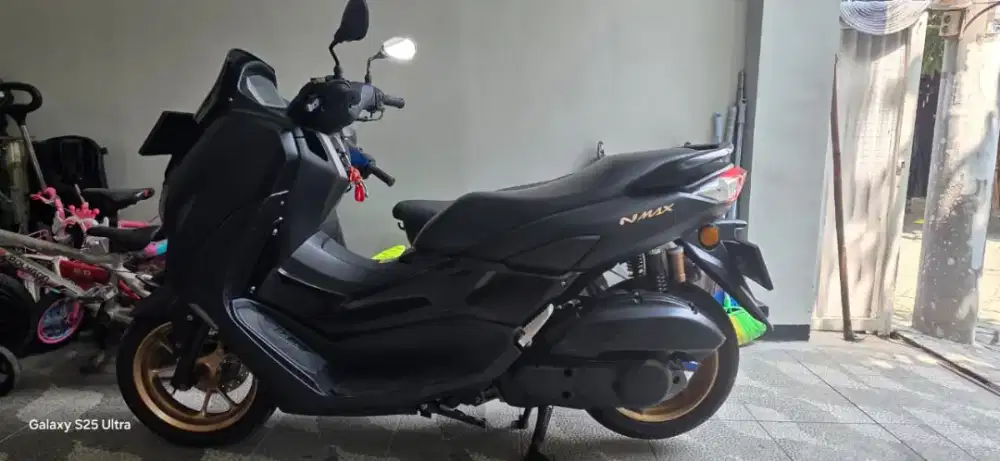 NMAX 2022 HITAM