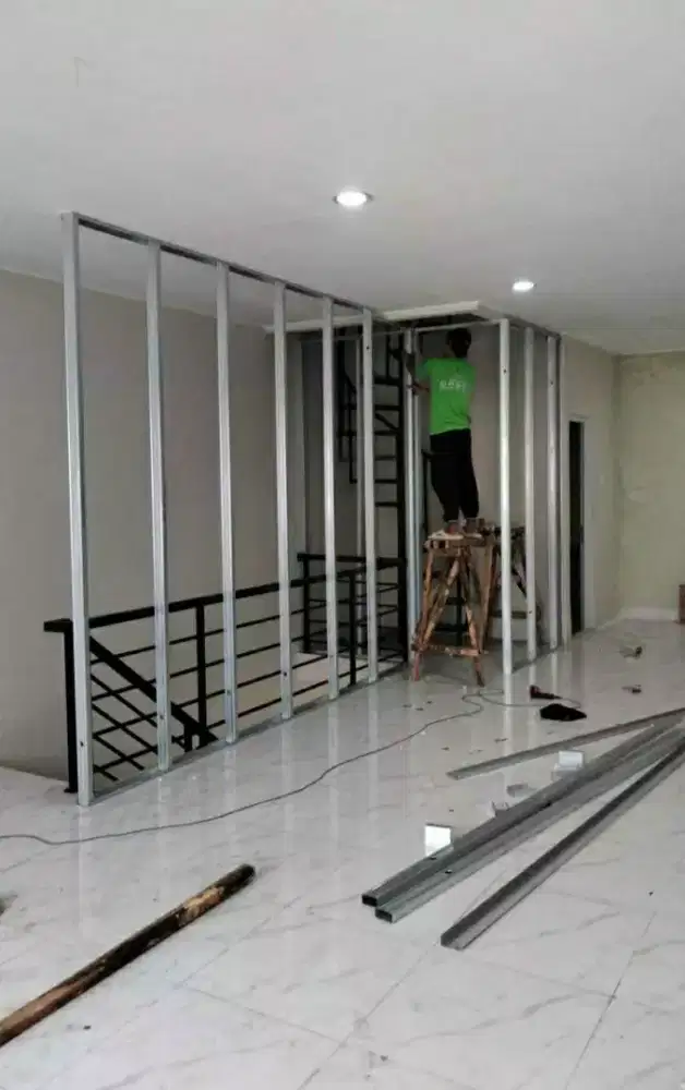 Dinding partisi gypsum atau kalsyboard