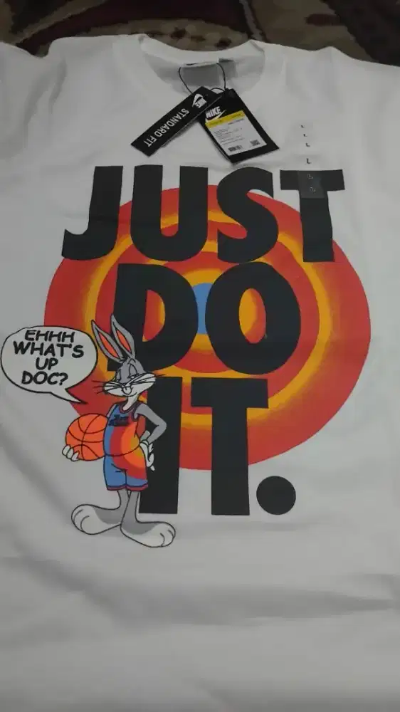Kaos NIKE dan Vans