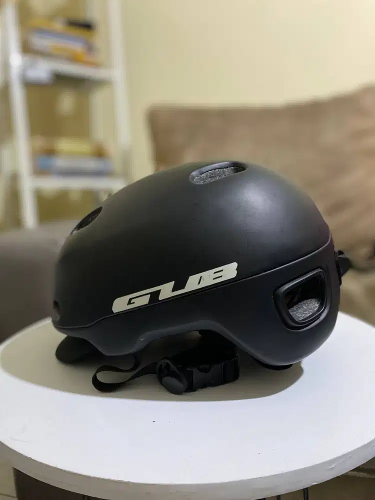 Helm Sepeda Gub City Pro Hitam