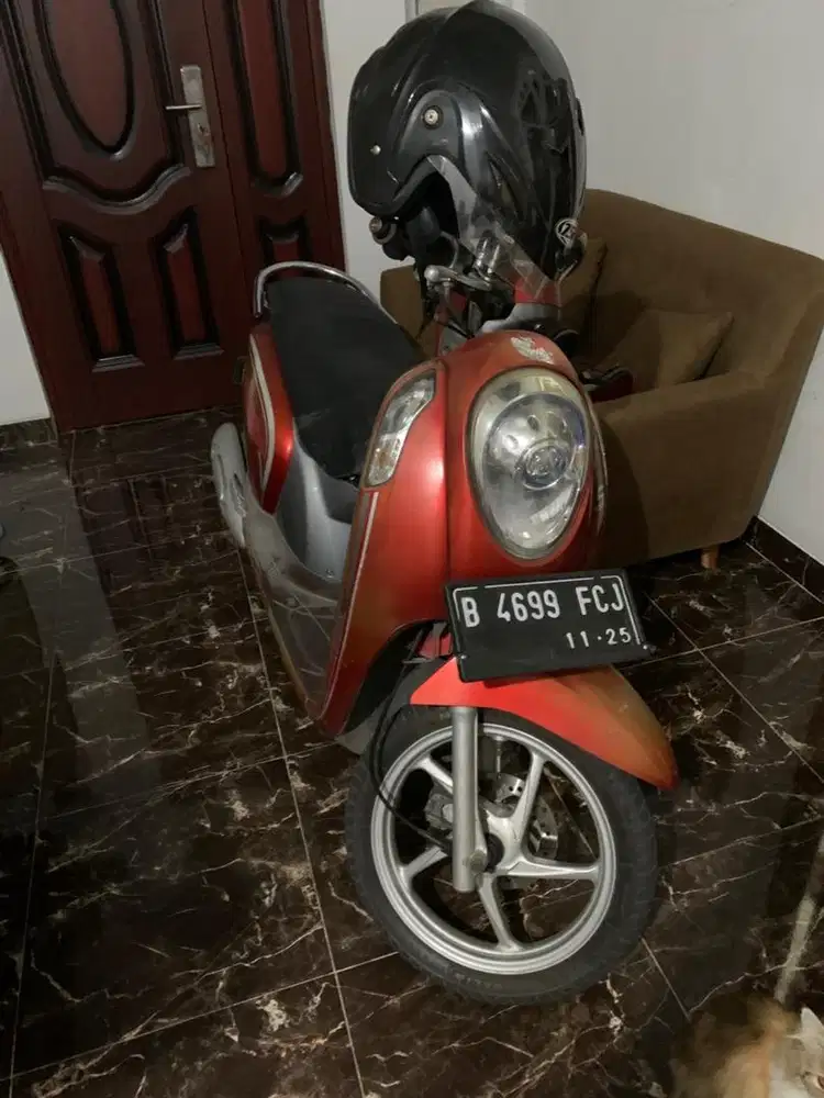 Honda scoooy 2015
