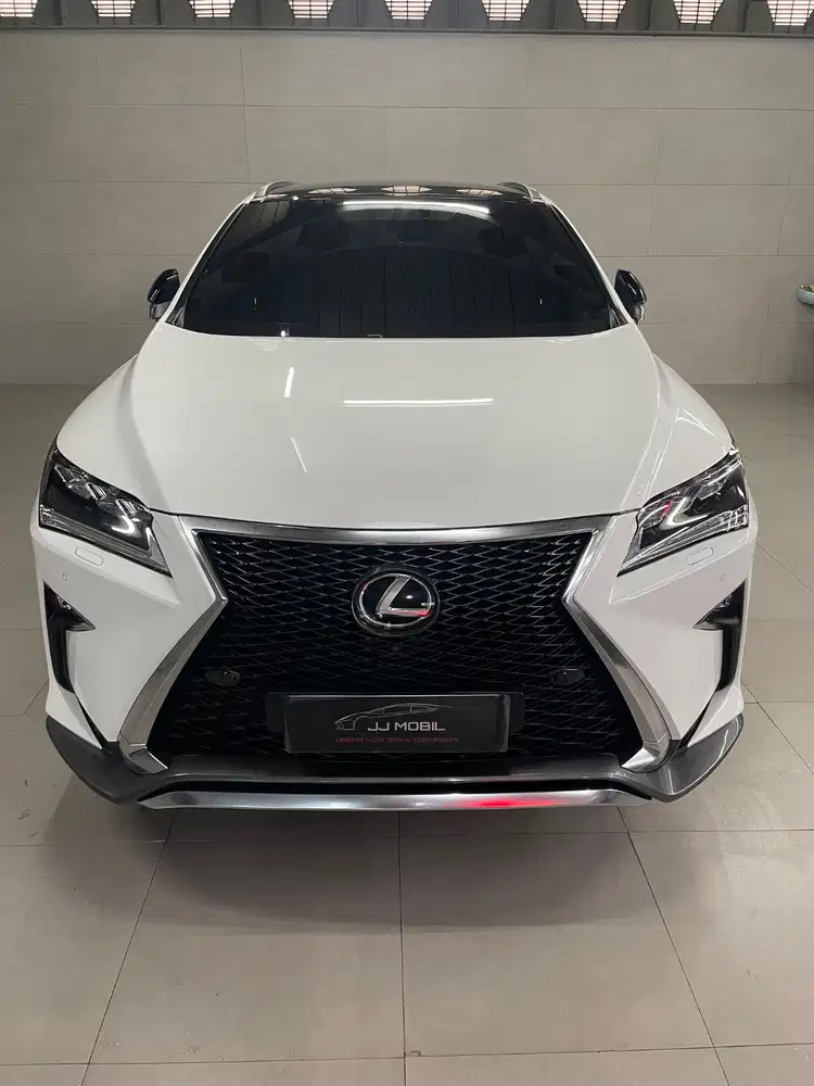 LEXUS 2.0 F SPORT 2018 PUTIH LOW KM