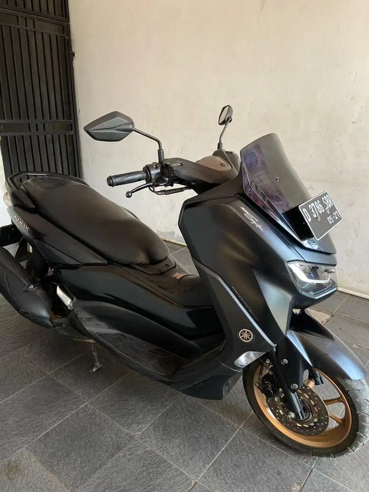 NMAX HITAM 2022