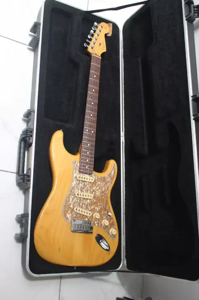 gitar Fender American Standard Stratocaster