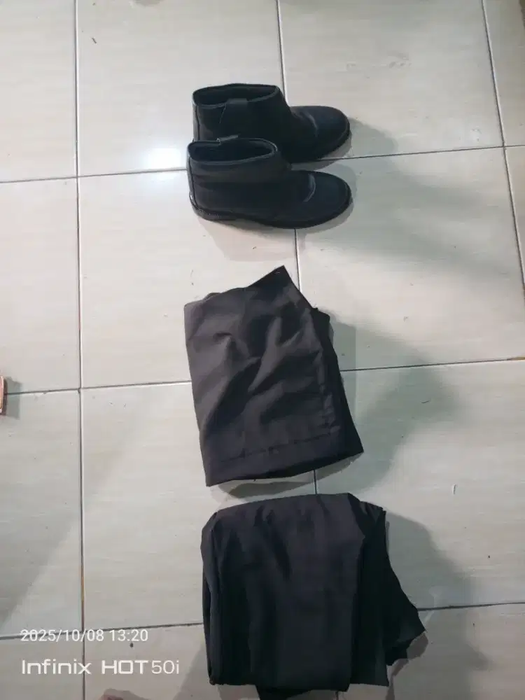 DI jual PDH SAFARI Security size XL + sepatu nya Size 41