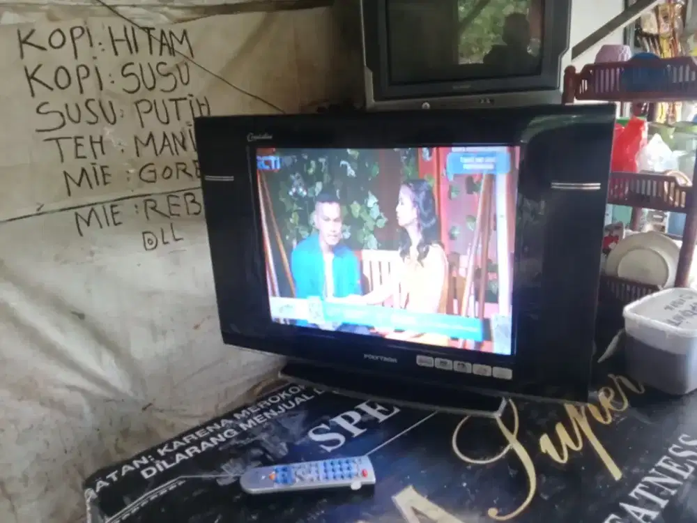 Jual tv 21 in slim polytron layar dtar plat harga  350 nego siap antar