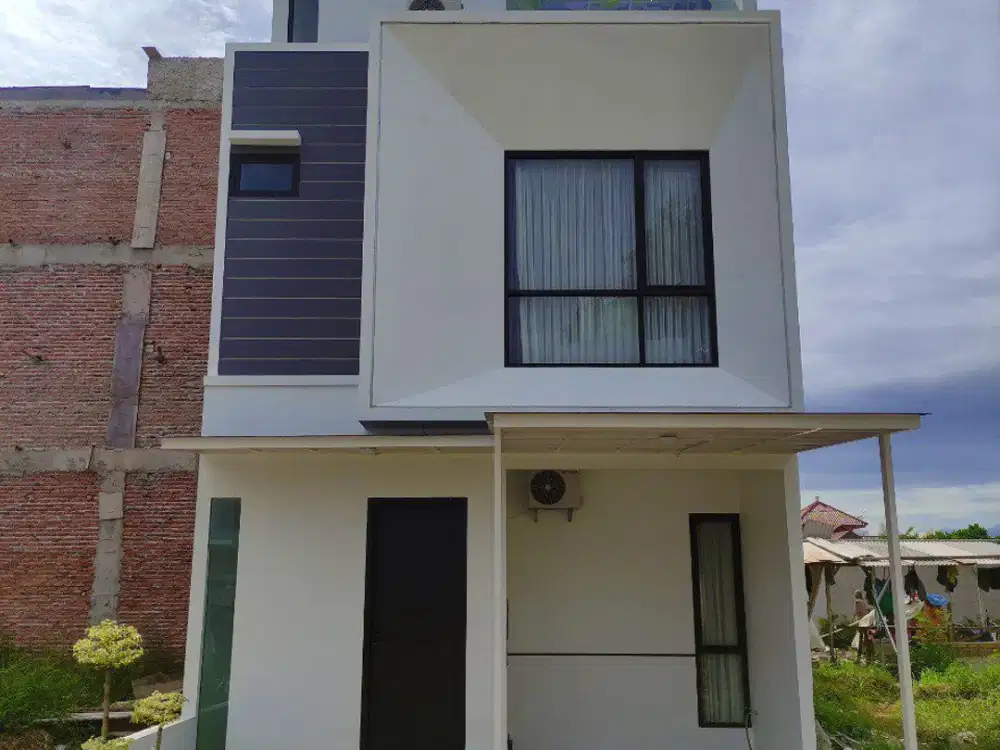 Rumah 3 Lantai dengan Rooftop Lokasi Strategis di Tangerang