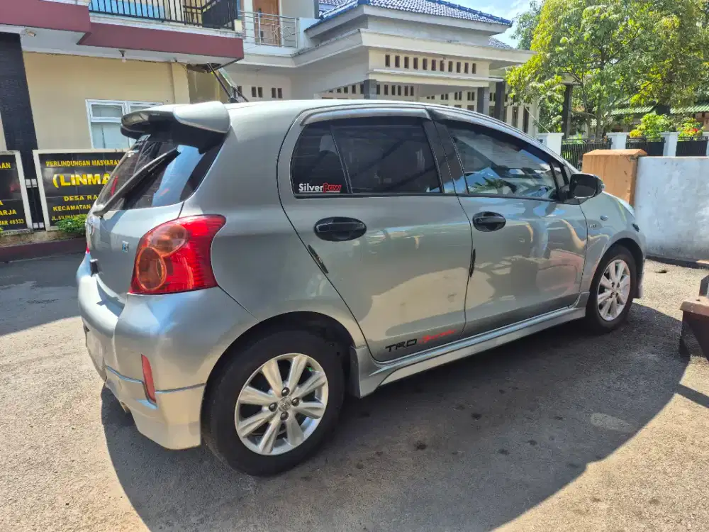Yaris E 2012 Manual