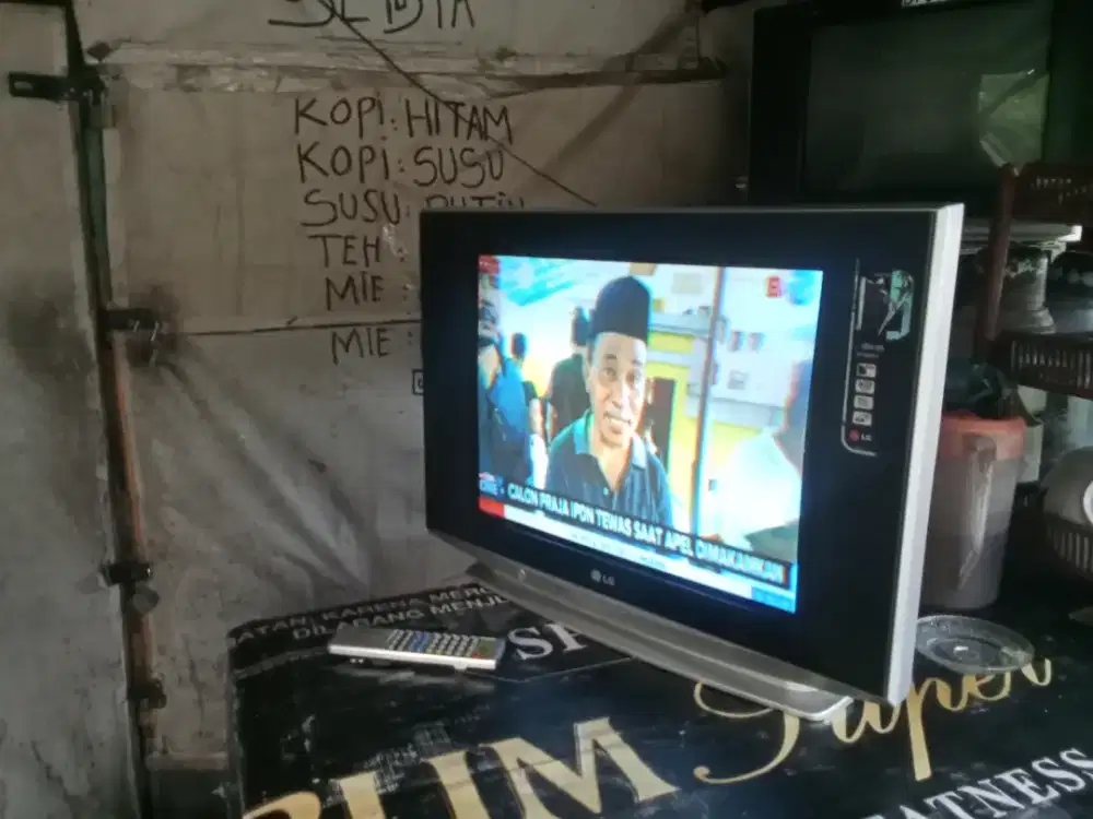 Jual tv 21in slim LG layar dtar plat nomines harga 320 nego siap antar