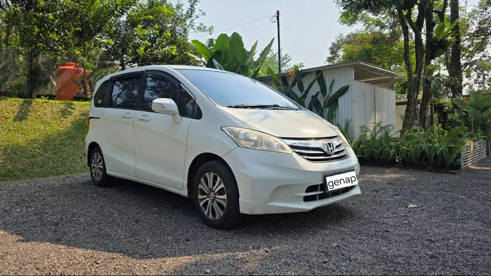 Honda Freed 2013 E - PSD (otomatis pintu kiri kanan)