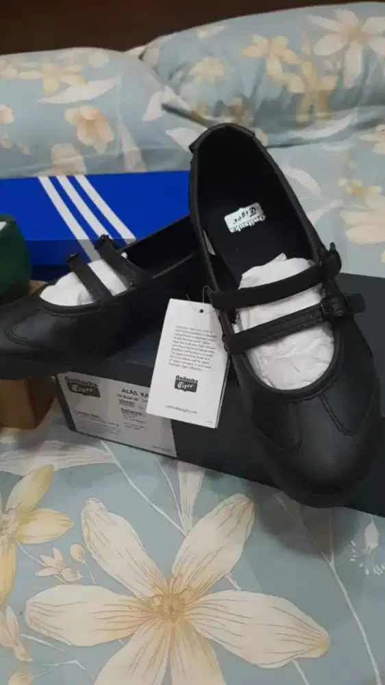 onitsuka tiger ballet black