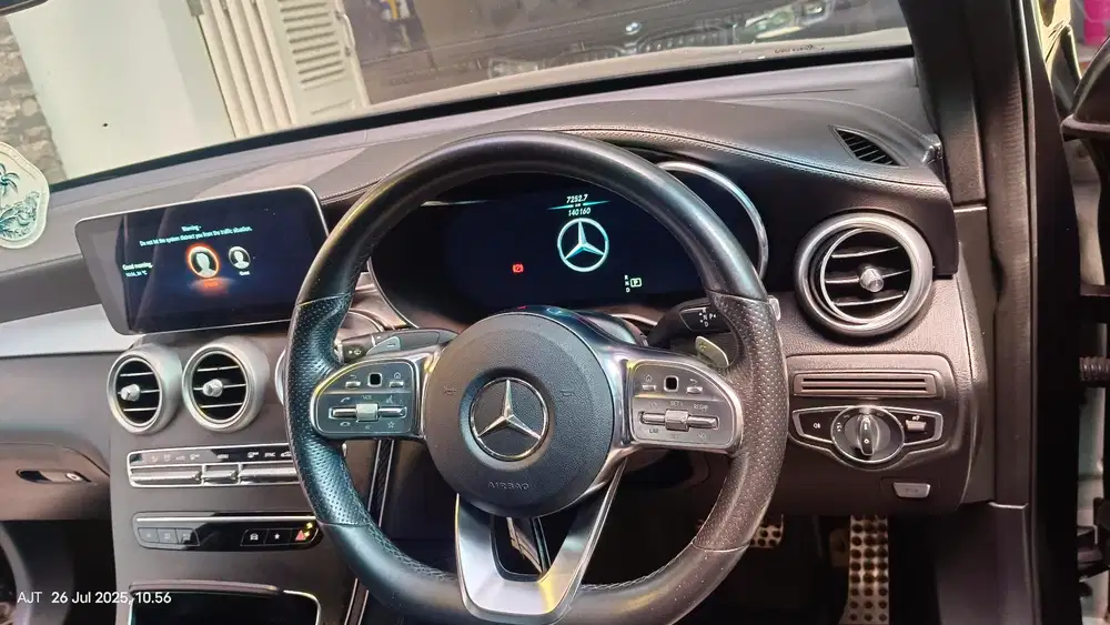 Mercedes-Benz GLC300 2020 Bensin