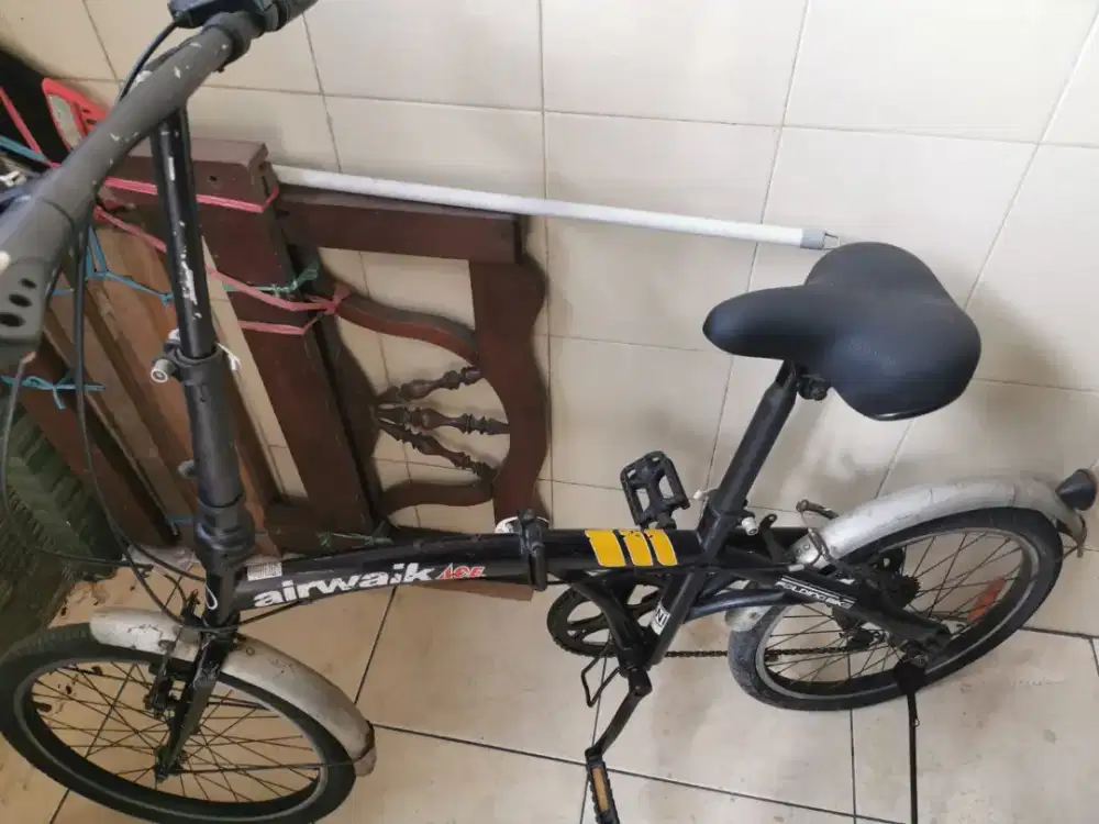 Lipat Bike 20' AirWalk Black murmer poll
