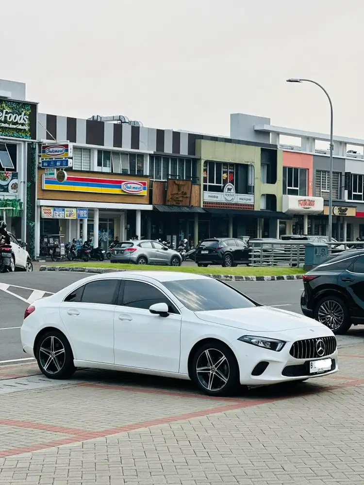 (CASH) Mercedes Benz A200 2024/2023 Opalith White Mbux Amg look BU