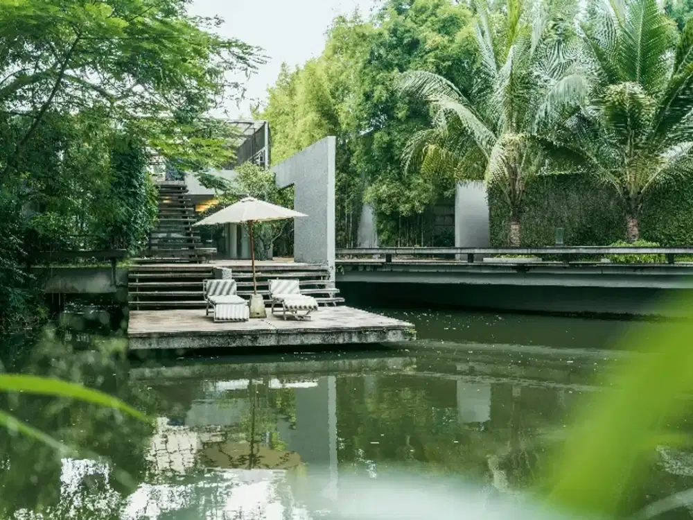 Dijual rumah mewah karya arsitek ternama dlm ekslusive town house
