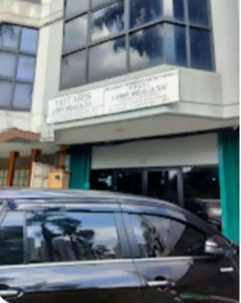 Loket wanita di kantor notaris