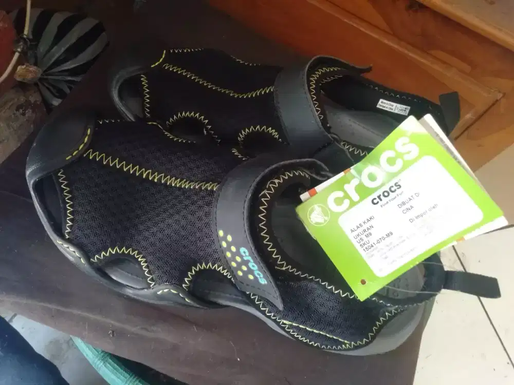 Jual Crocs sandal