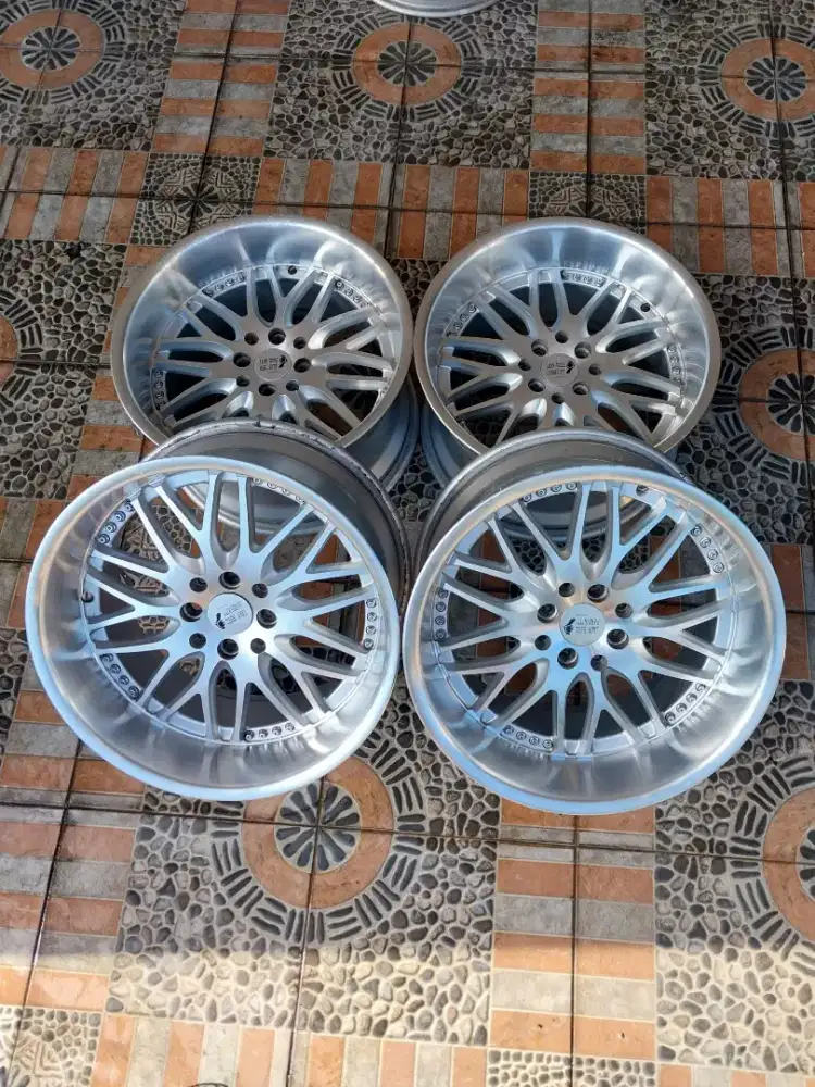 Velg Second Leon Hardiritt R17 Lebar 9,5 rata