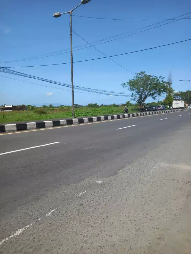 Zona industri di Jl Solo Jogja dekat Gerbang Tol