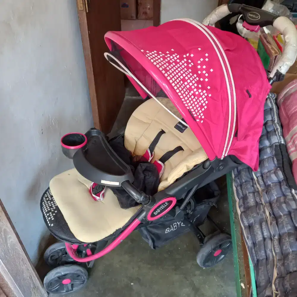 Di jual stroller second merk BABY ELLE