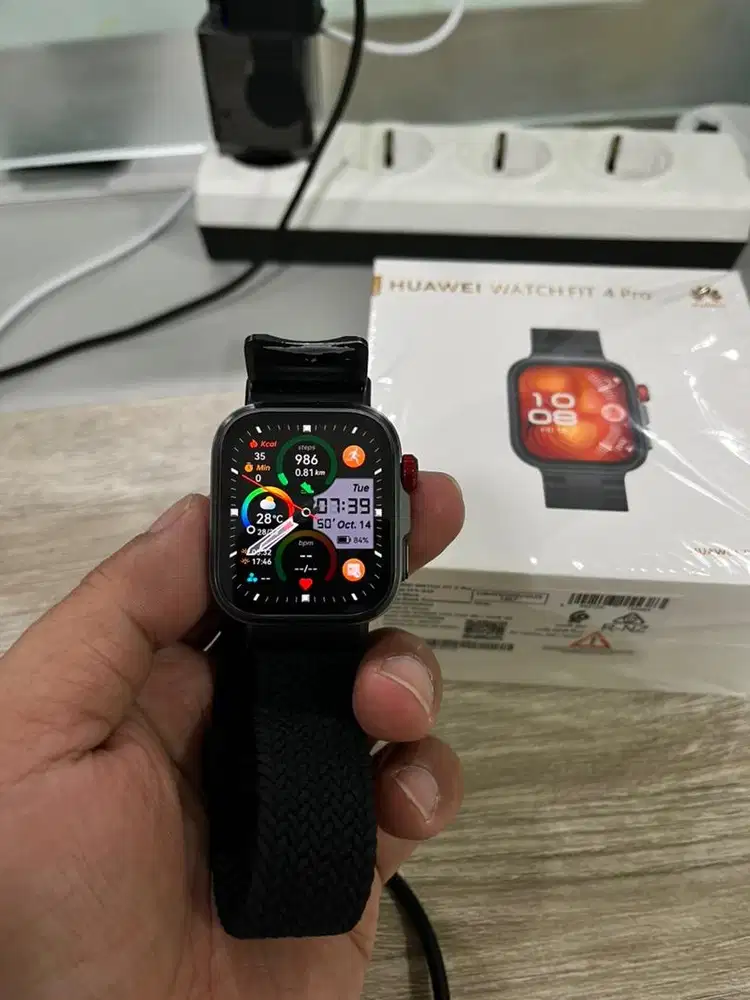 Huawei Watch Fit 4 Pro Grey