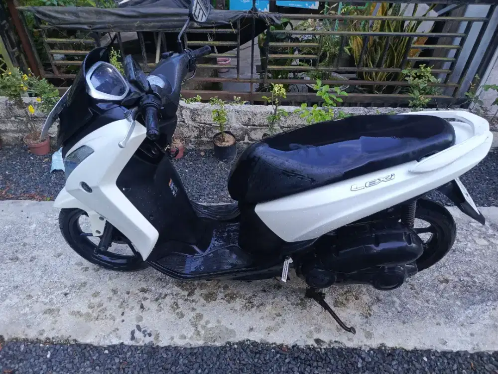 Jual motor Lexi 2018, Vario 2010, dan Vario 2020