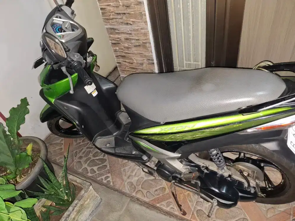 Yamaha Xeon 2010 karbu, Surat lengkap