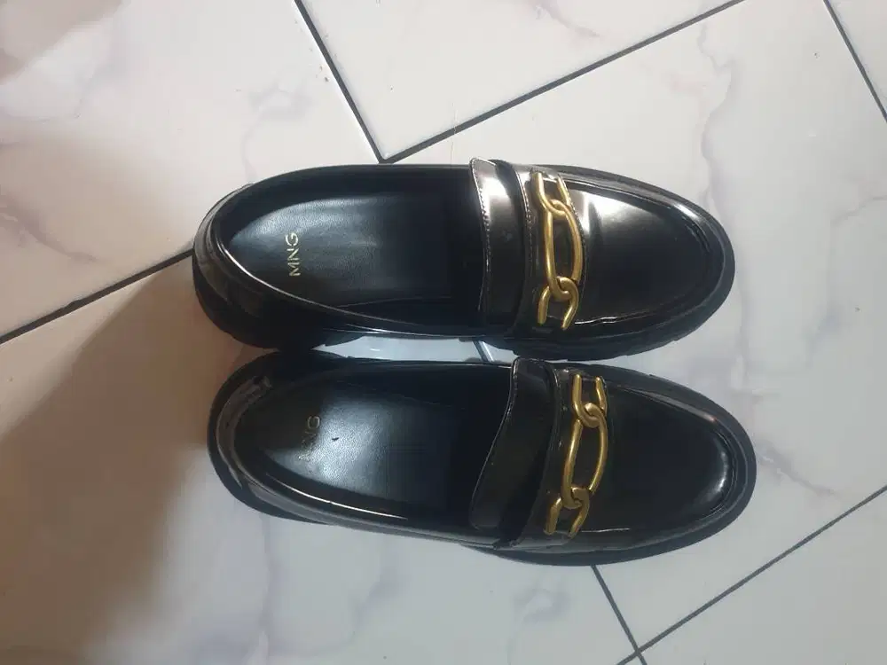 Di Jual Sepatu Mango