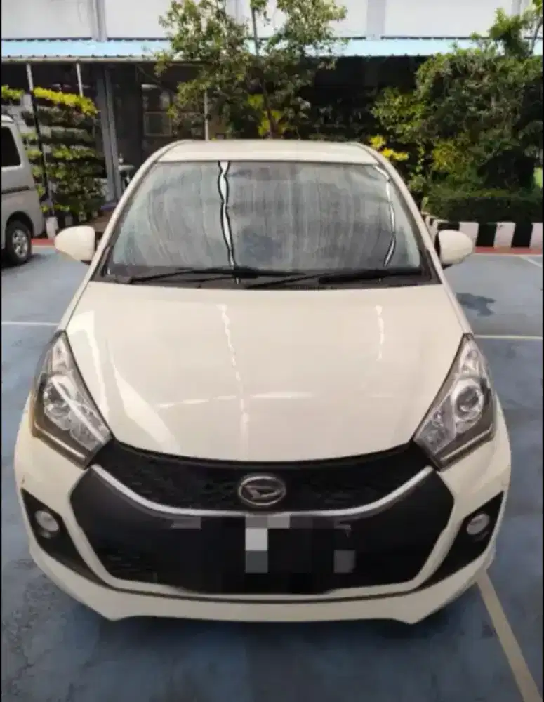 DIJUAL DAIHATSU SIRION (2017)