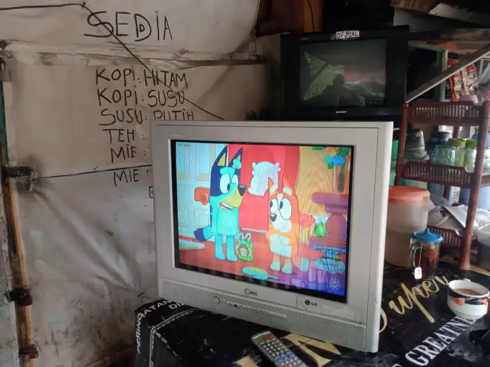 Jual tv 21in LG layar dtar plat harga 320 nego siap antar
