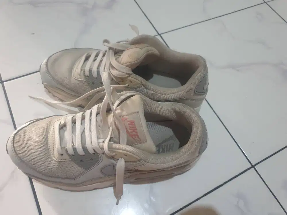 Di Jual Sepatu Nike Original Second