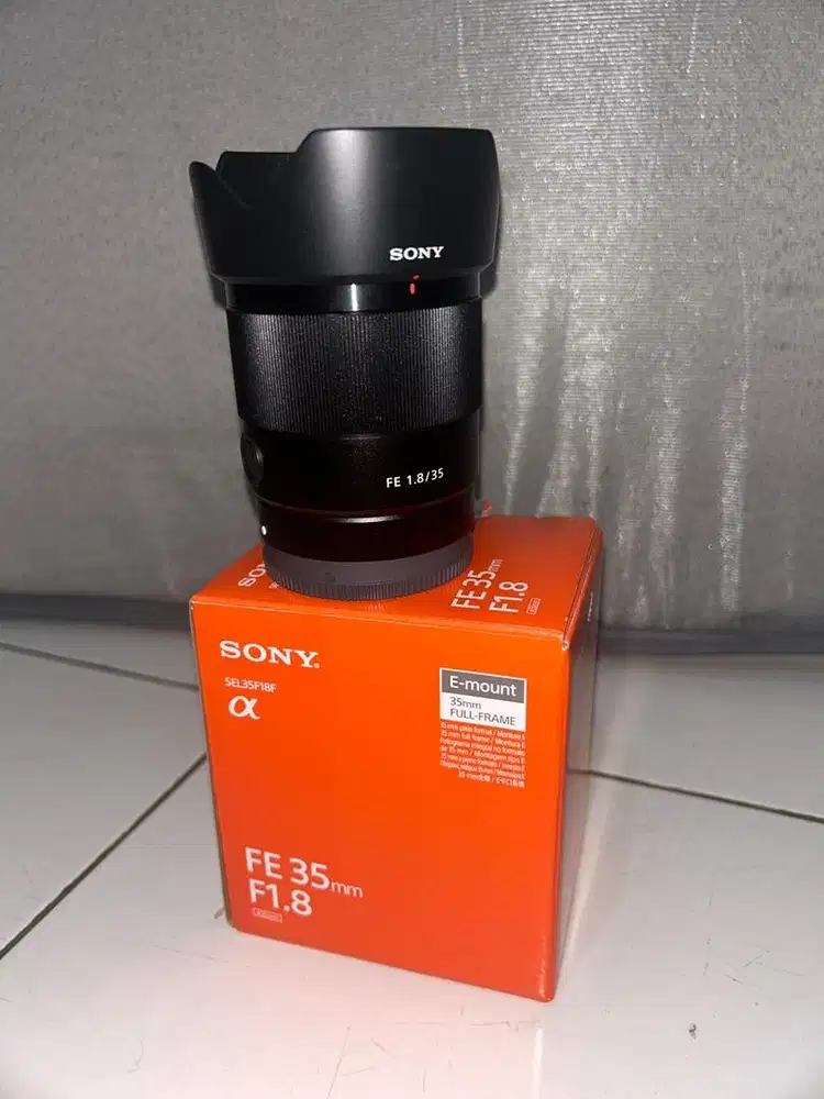 Lensa Sony FE 35mm f 1.8