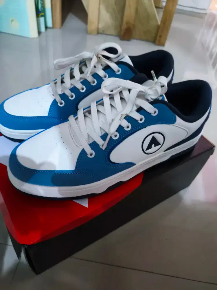 Sepatu Airwalk ukuran 43
