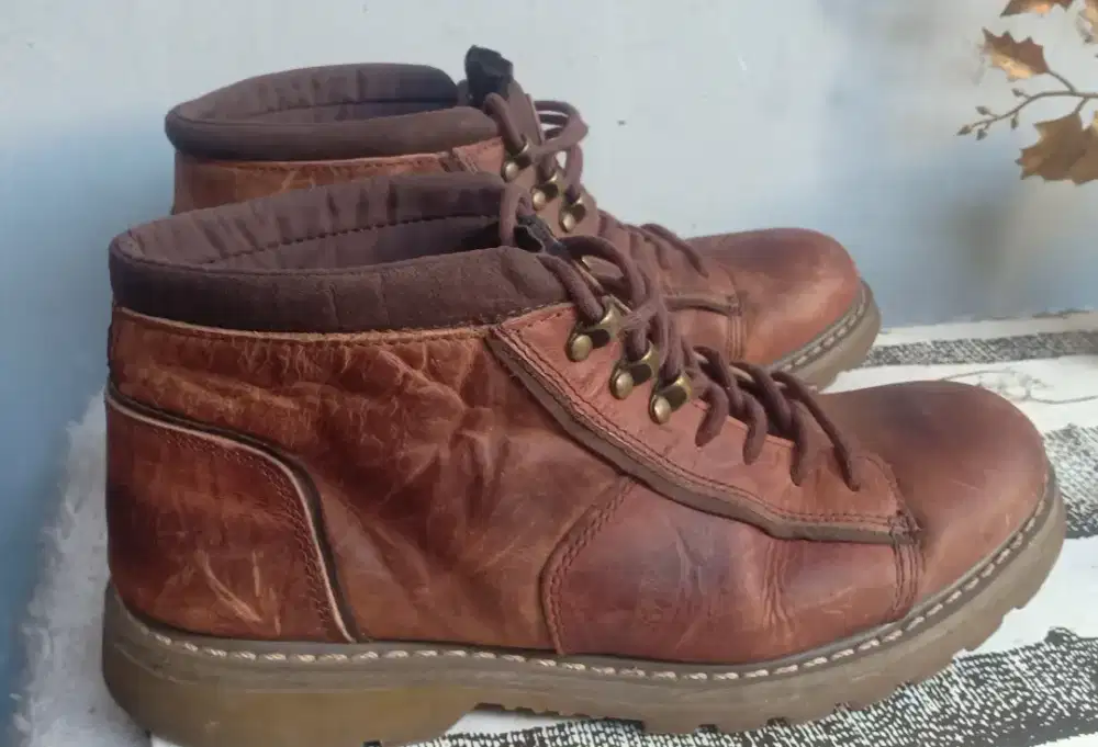 SEPATU GUNUNG/HIKING EAGER  UK.43