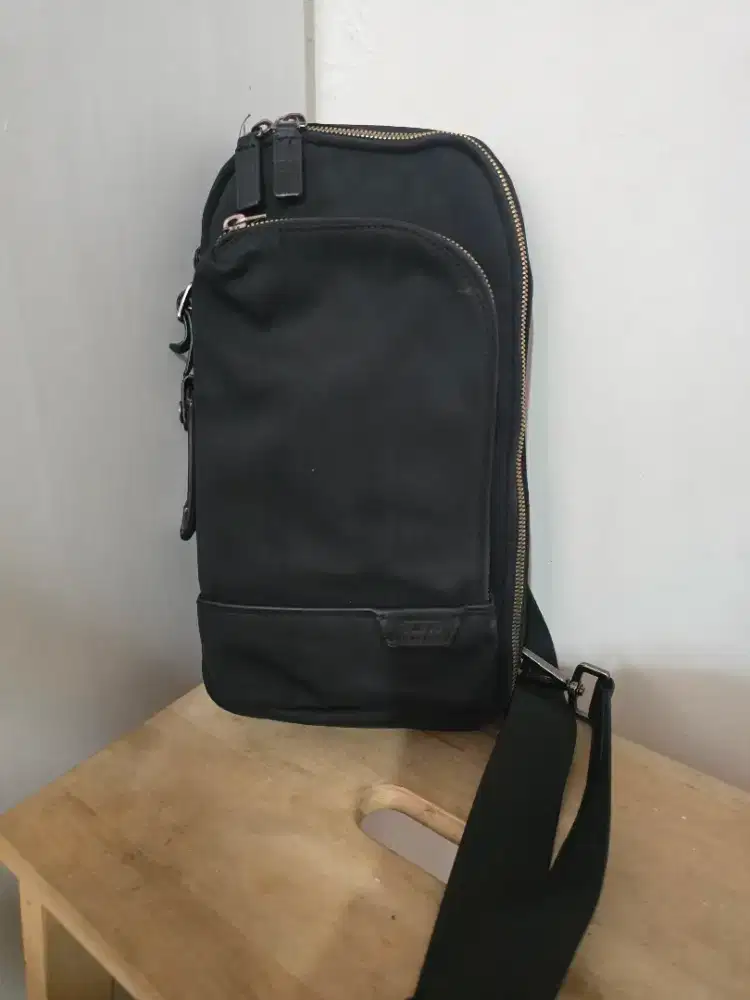 Jual Tas Tumi Slingbag Harrison Gregory Original 100% Bagus Keren