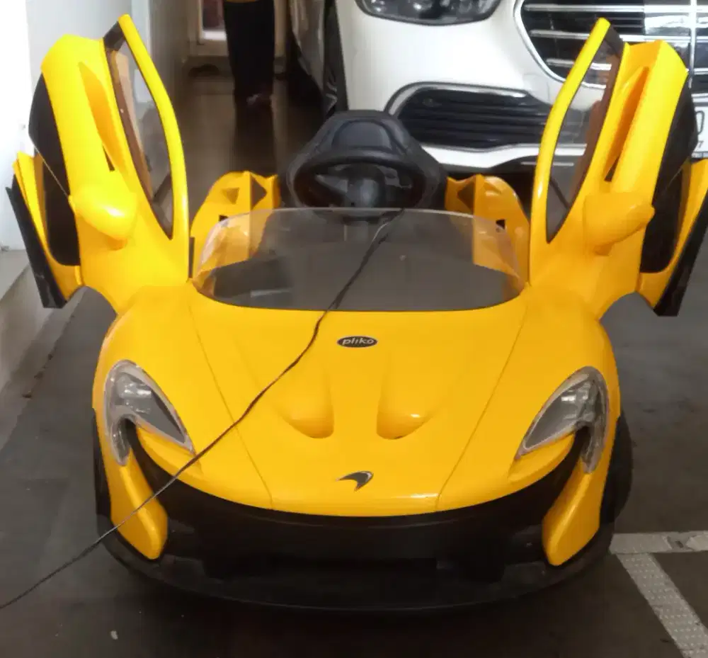 Mobil Aki Mclaren Pliko