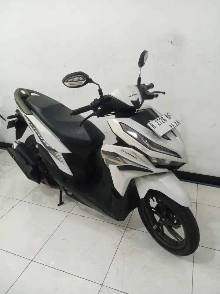 Vario 125 CBS ISS keyless 2023 putih