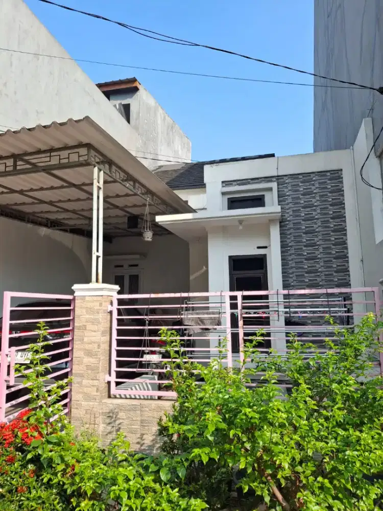 Dibutuhkan asisten rumah tangga (PP)