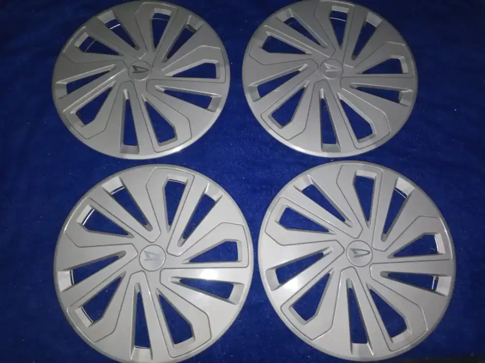 Tutup pelek kaleng mobil Sigra ring 14 original