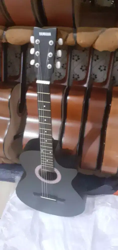 GITAR YAMAHA FG235