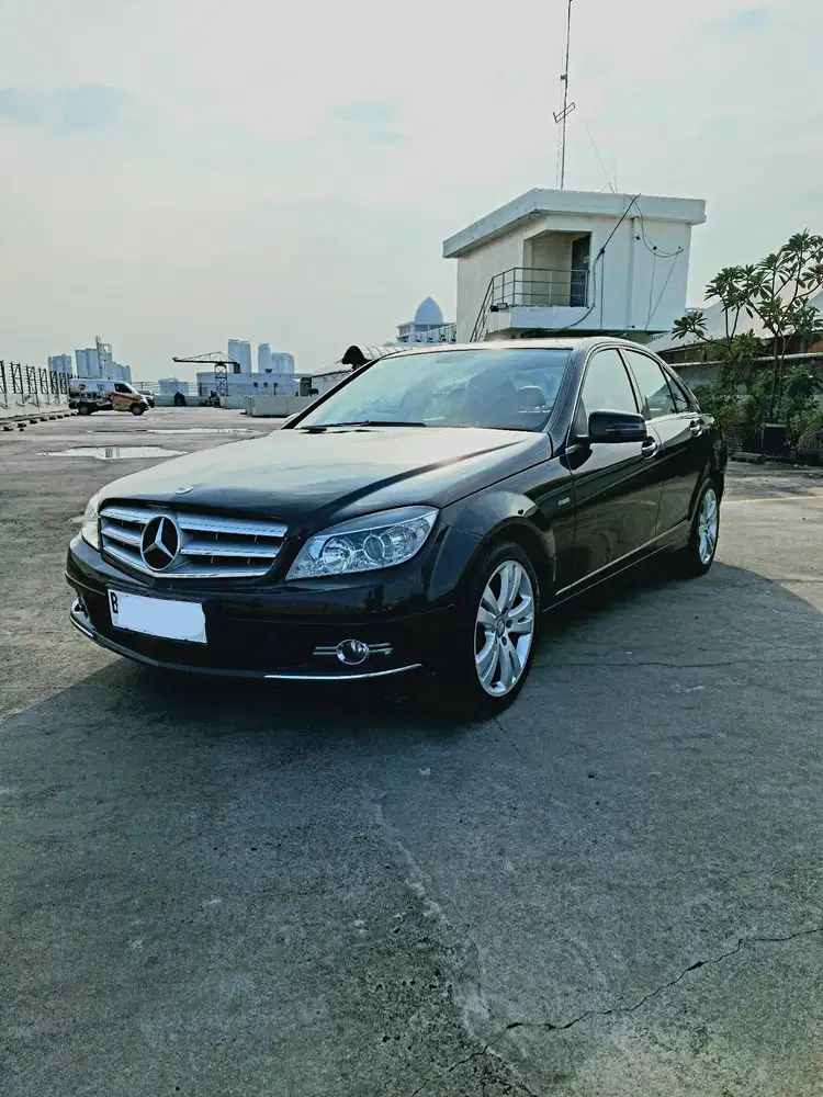 Mercedes-Benz C200 2010 Bensin