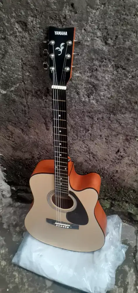 GITAR AKUSTIK YAMAHA F310