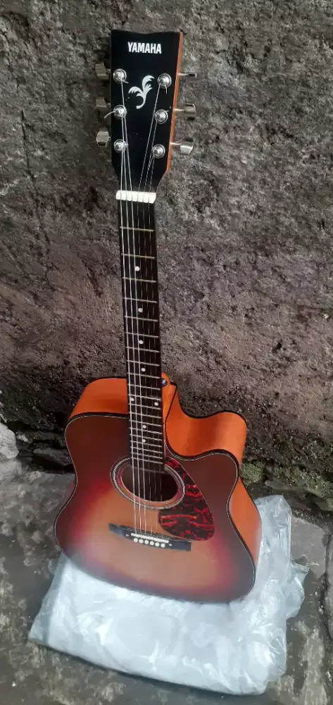 GITAR AKUSTIK YAMAHA