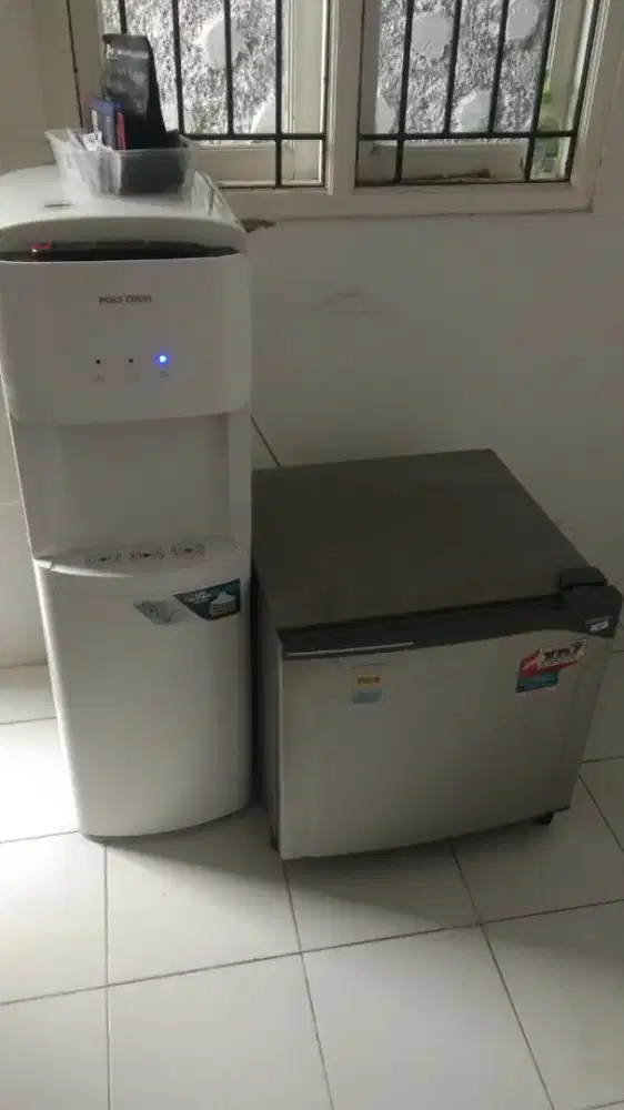 Dijual : Kulkas / Lemari Pendingin Merk Toshiba, second, kondisi baik!