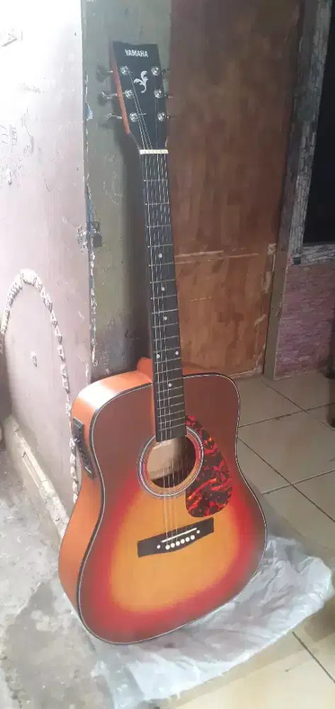 GITAR ELEKTRIK JUMBO